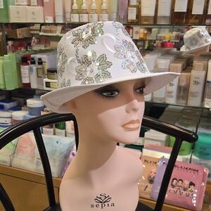 Sequin Embellished White Floral Hat